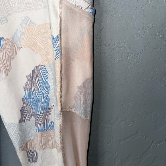 Fabletics On-The-Go PowerHold High Waisted Leggings - Picture 4 of 10